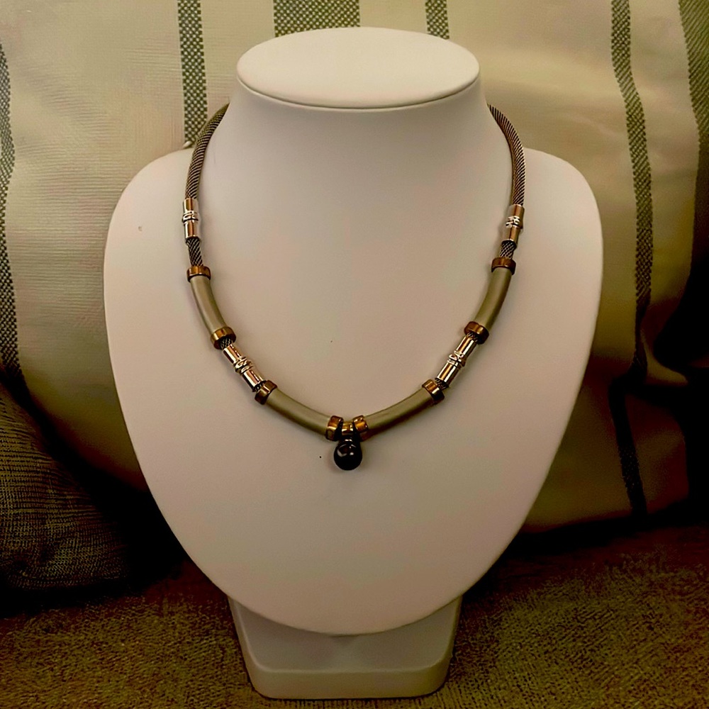 Silver beaded necklace with Black Pearl